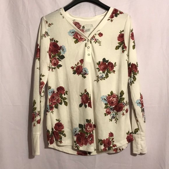 Time and Tru Tops - Time and Tru Floral Long Sleeve Tee